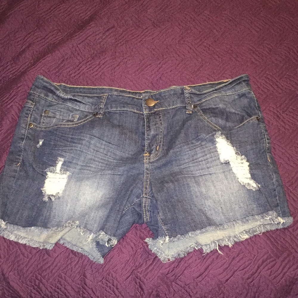 Rue 21 distressed shorts